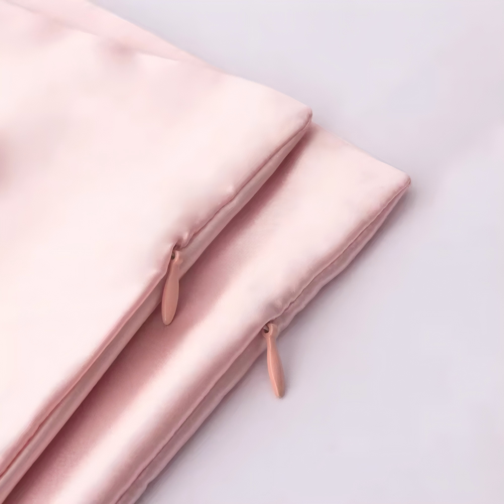 Pillowcase with invisable zipper style